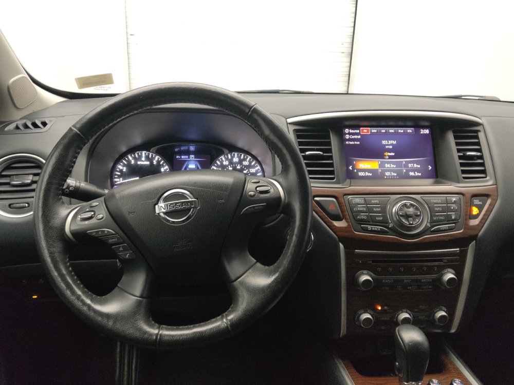 Used 2020 Nissan Pathfinder Platinum image 22
