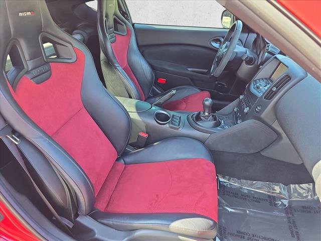 Used 2016 Nissan 370Z NISMO RWD image 10