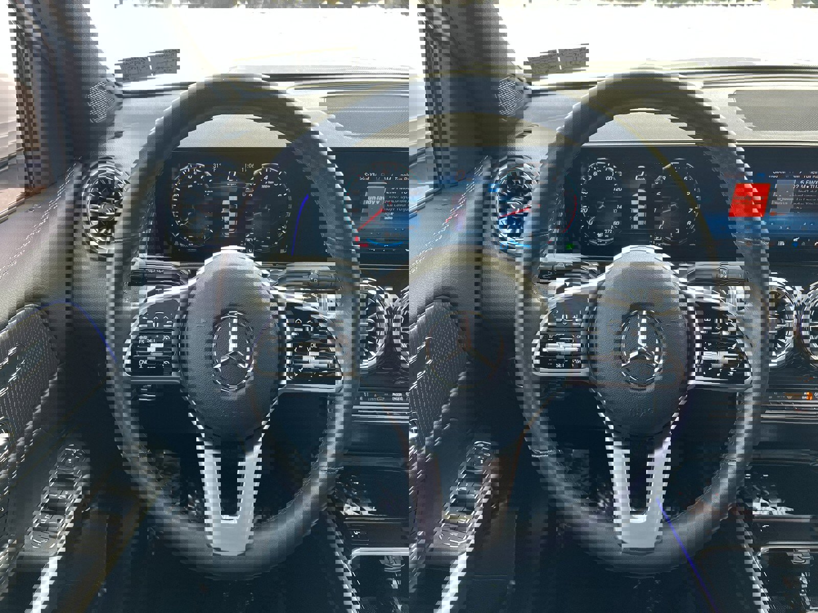 Used 2022 Mercedes-Benz GLB 250 4MATIC image 21