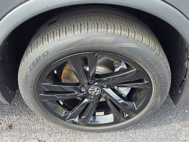 Used 2024 Volkswagen Tiguan SE R-Line image 9