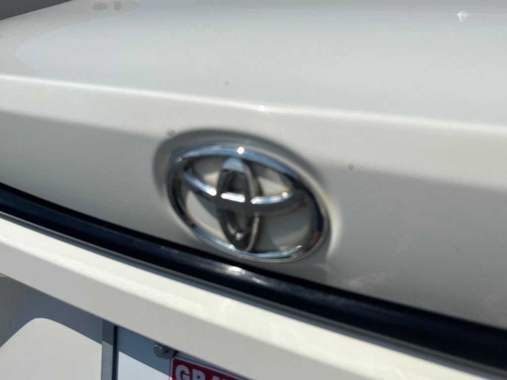 Used 2022 Toyota Corolla LE FWD image 28