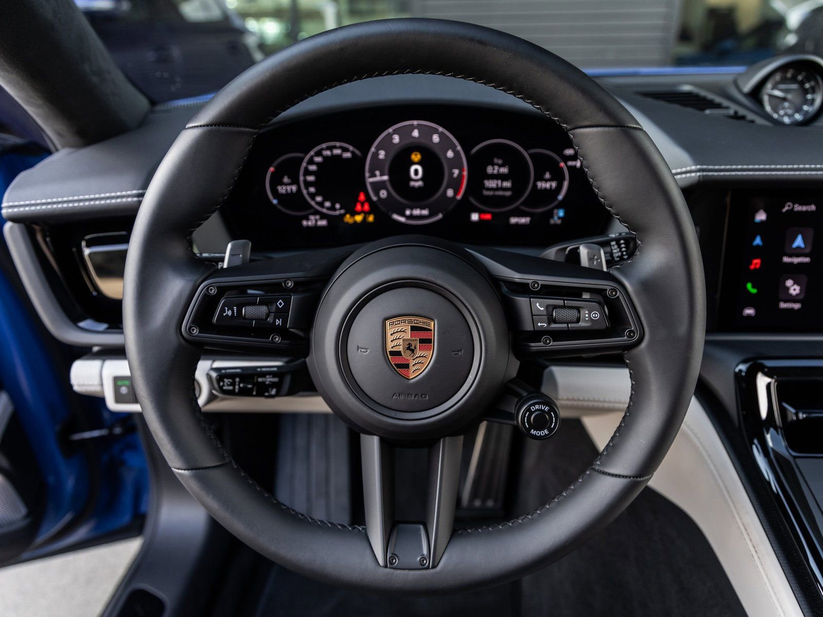 Used 2025 Porsche Panamera GTS image 32