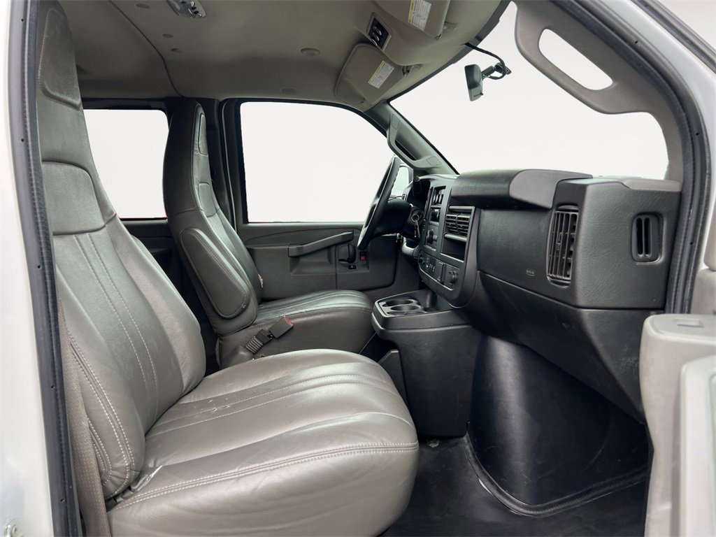 Used 2020 Chevrolet Express 3500 LS image 15