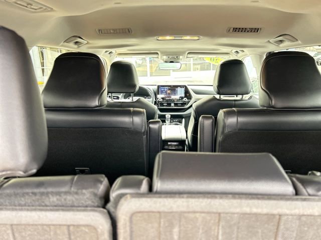 Used 2020 Toyota Highlander Limited image 12