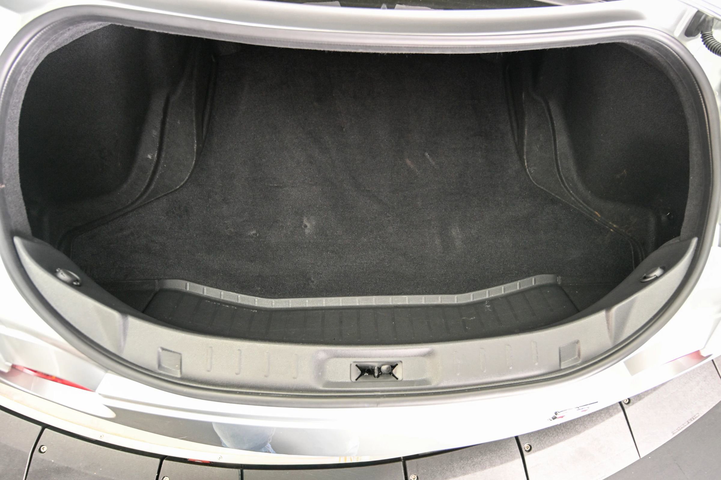 Used 2024 Nissan GT-R Premium w/ Floor Mat Package AWD/4WD image 32