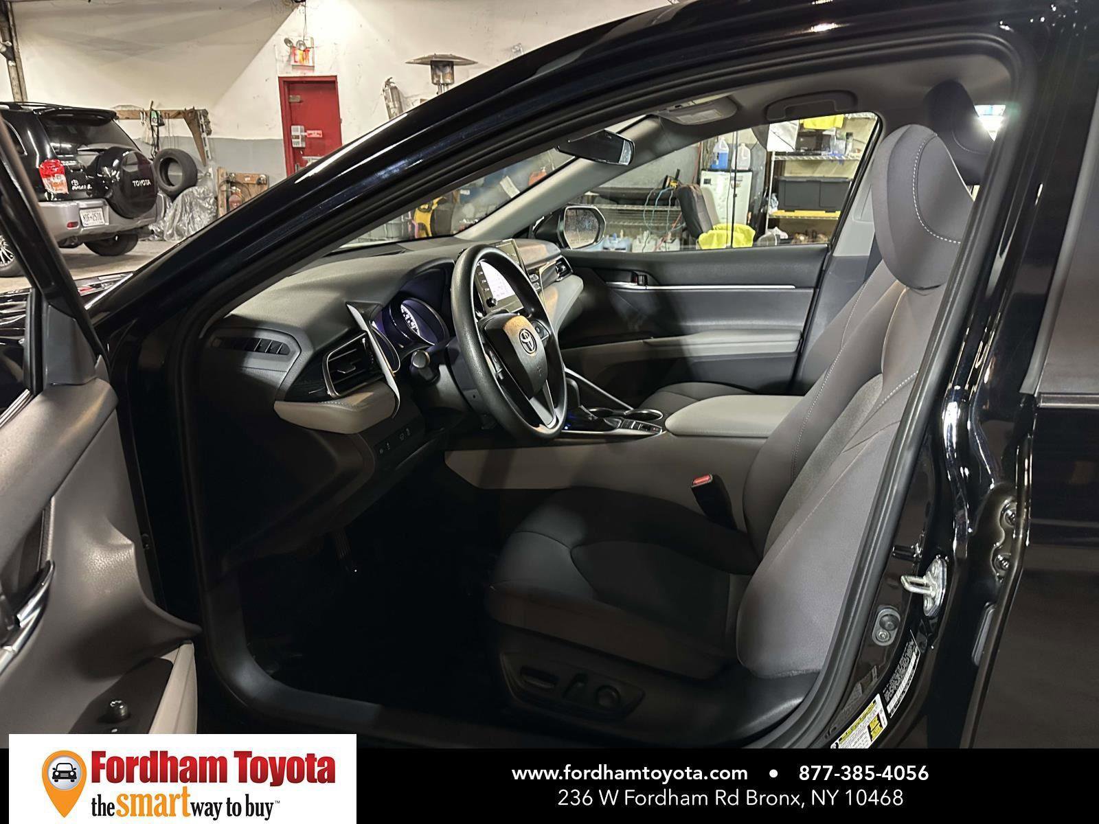 Used 2022 Toyota Camry LE image 14