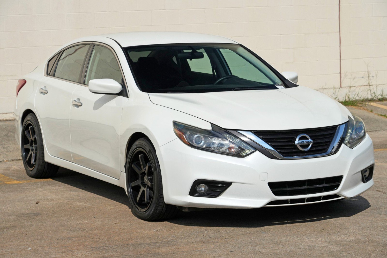 Used 2016 Nissan Altima 2.5 SR w/ LED Appearance Package FWD image 45