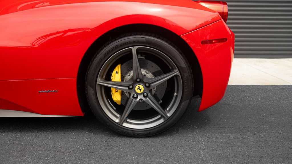 Used 2015 Ferrari 458 Spider RWD image 33