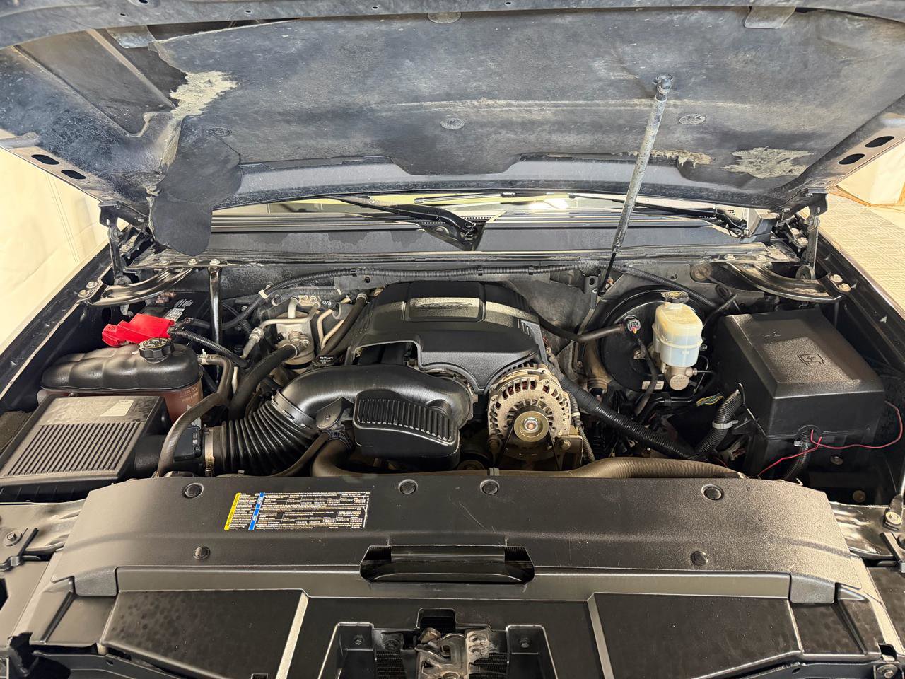 Used 2010 Chevrolet Suburban LT AWD/4WD image 30