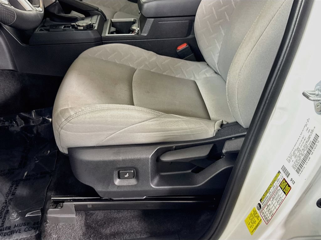 Used 2024 Toyota Tacoma SR5 AWD/4WD image 23