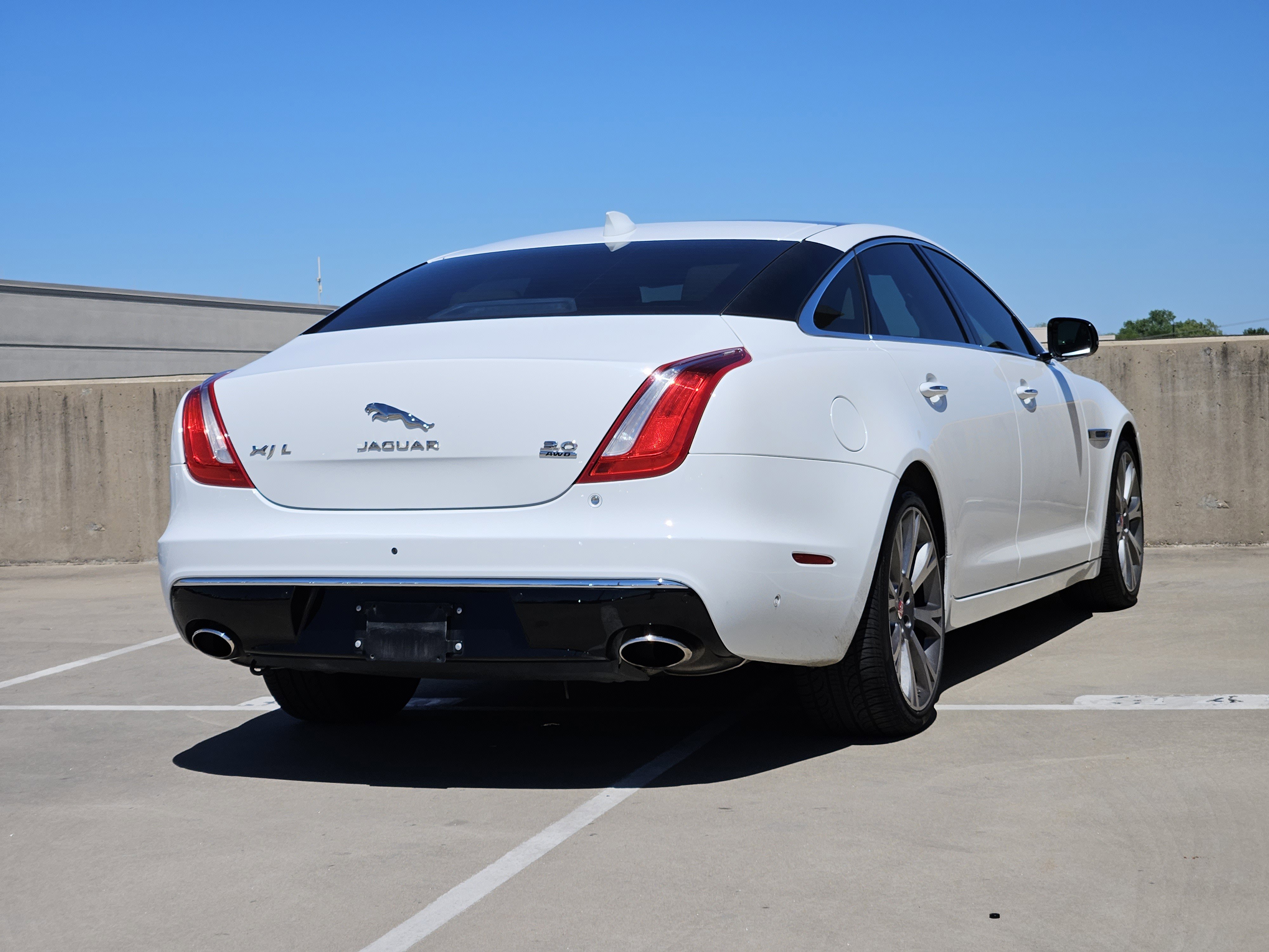 Used 2019 Jaguar XJ L Portfolio AWD/4WD image 7