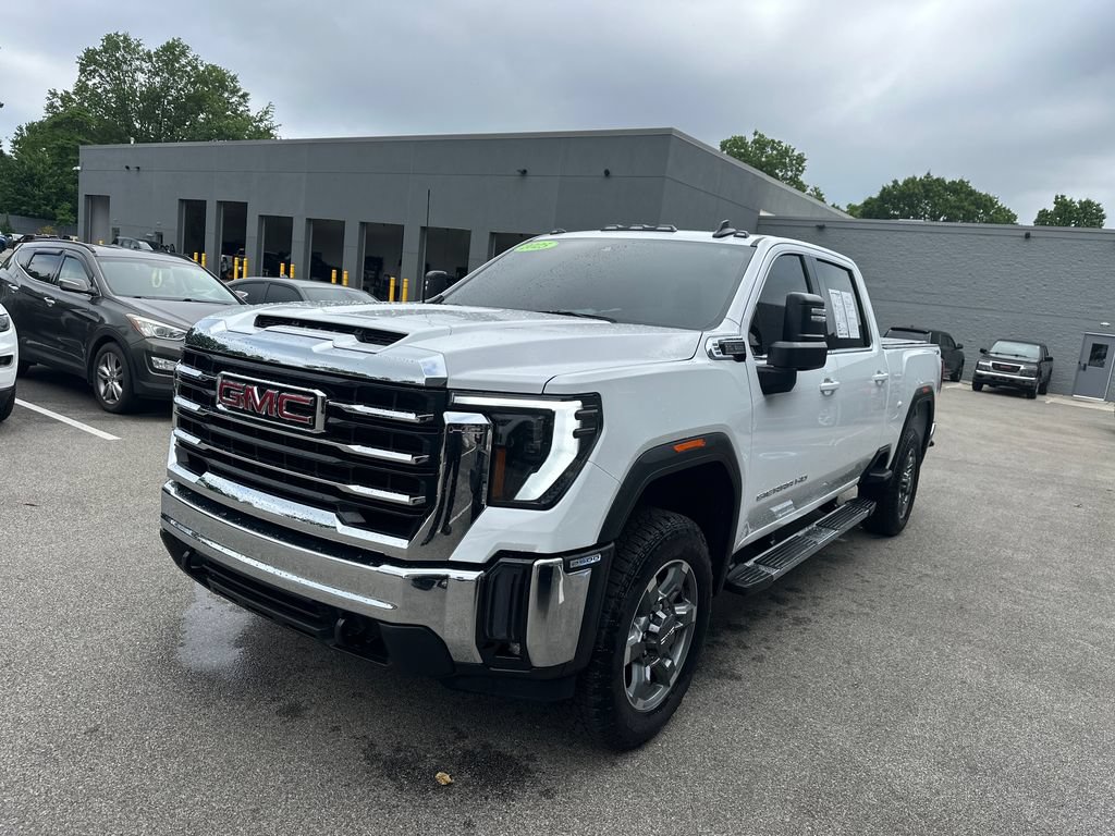 Used 2025 GMC Sierra 2500 SLE w/ SLE Value Package; AWD/4WD image 4