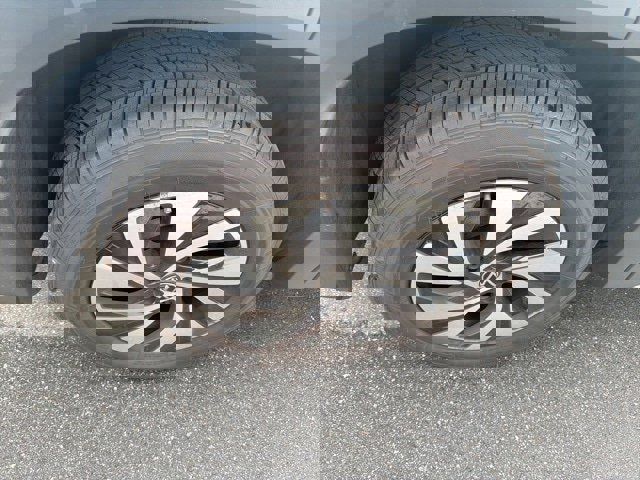 Used 2025 Volkswagen Tiguan S image 15