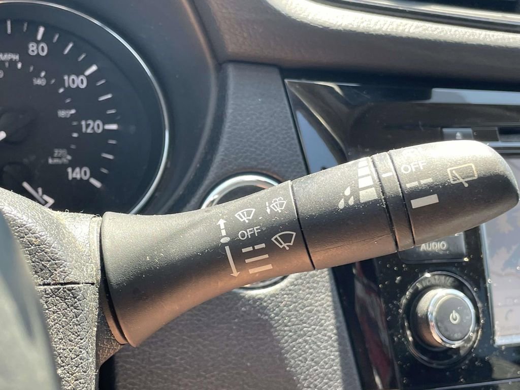 Used 2018 Nissan Rogue SL w/ Premium Package FWD image 26