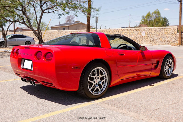 Used 1999 Chevrolet Corvette Coupe w/ Memory Pkg RWD image 8