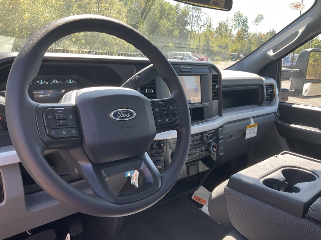 New 2026 Ford F350 XL image 9