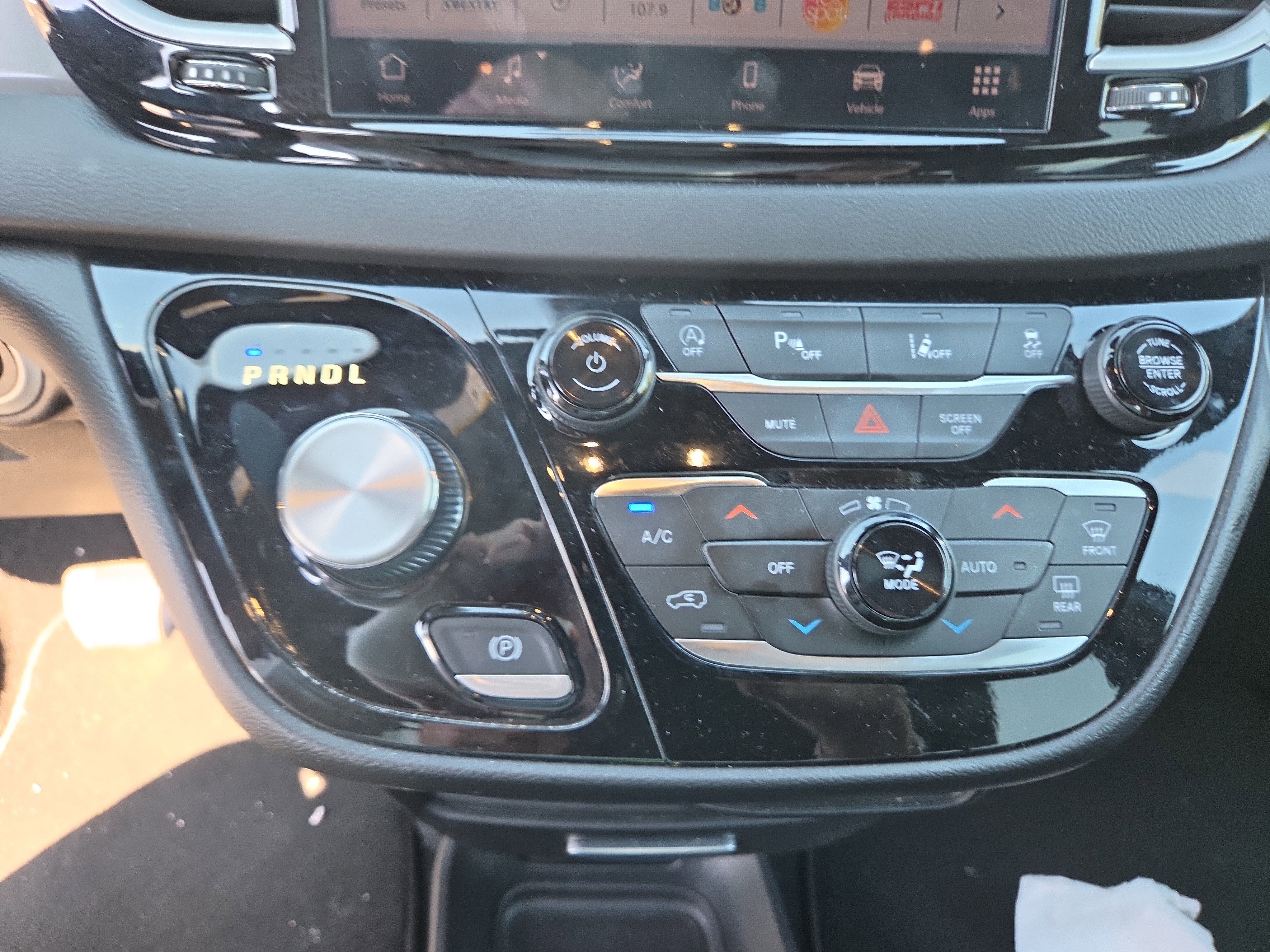 Used 2025 Chrysler Pacifica Select FWD image 7