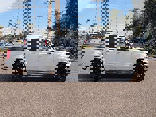 Used 2014 Nissan Frontier SL w/ SL Moonroof Package image 7