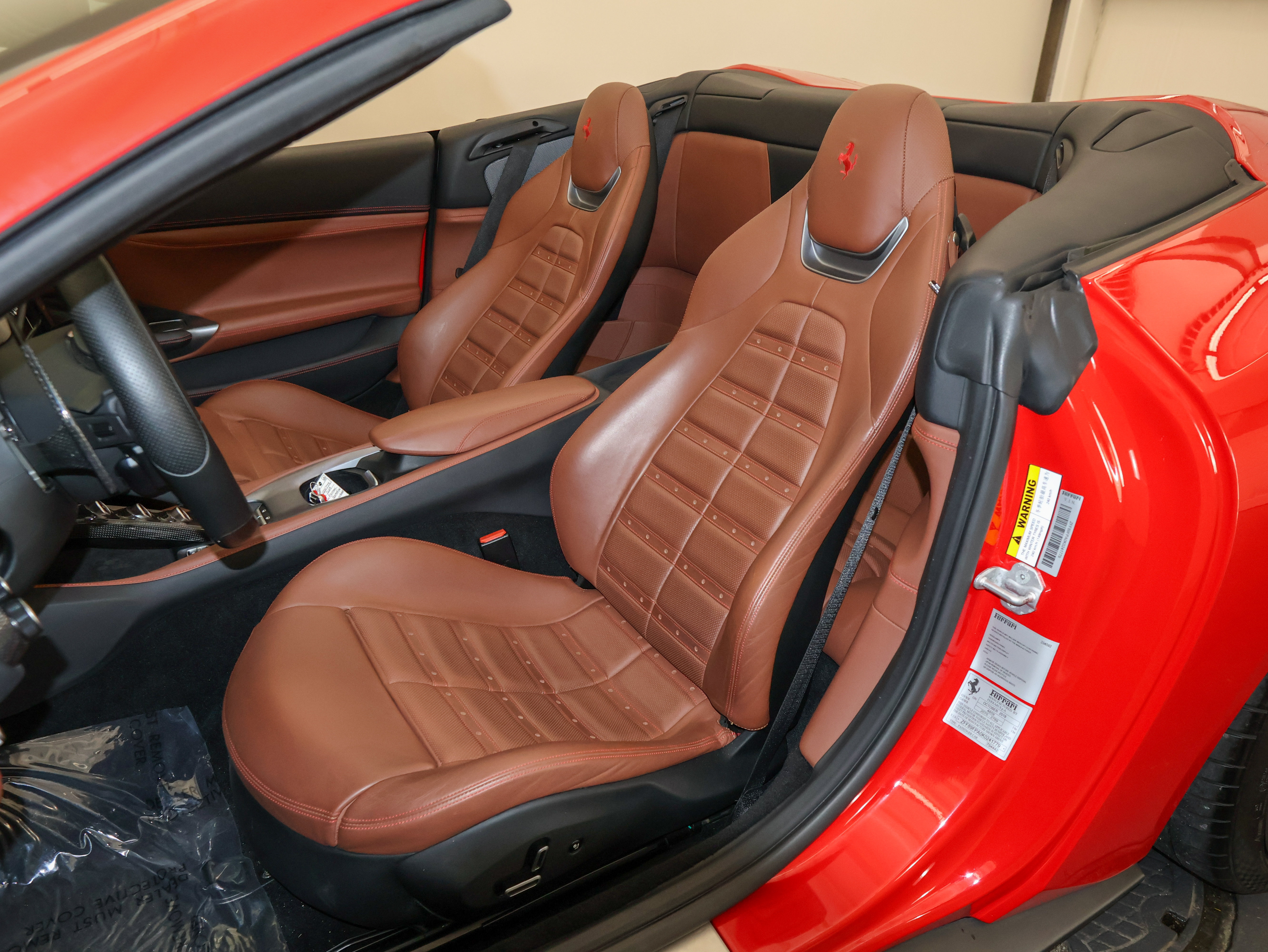 Used 2019 Ferrari Portofino RWD image 15