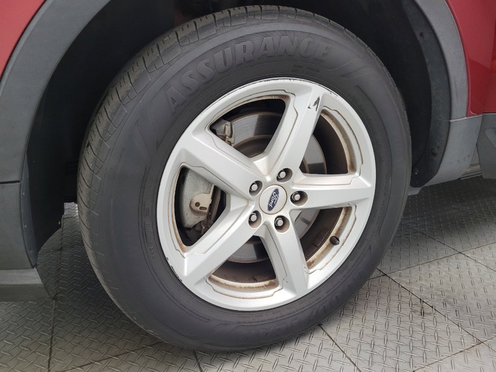 Used 2017 Ford Explorer XLT image 31