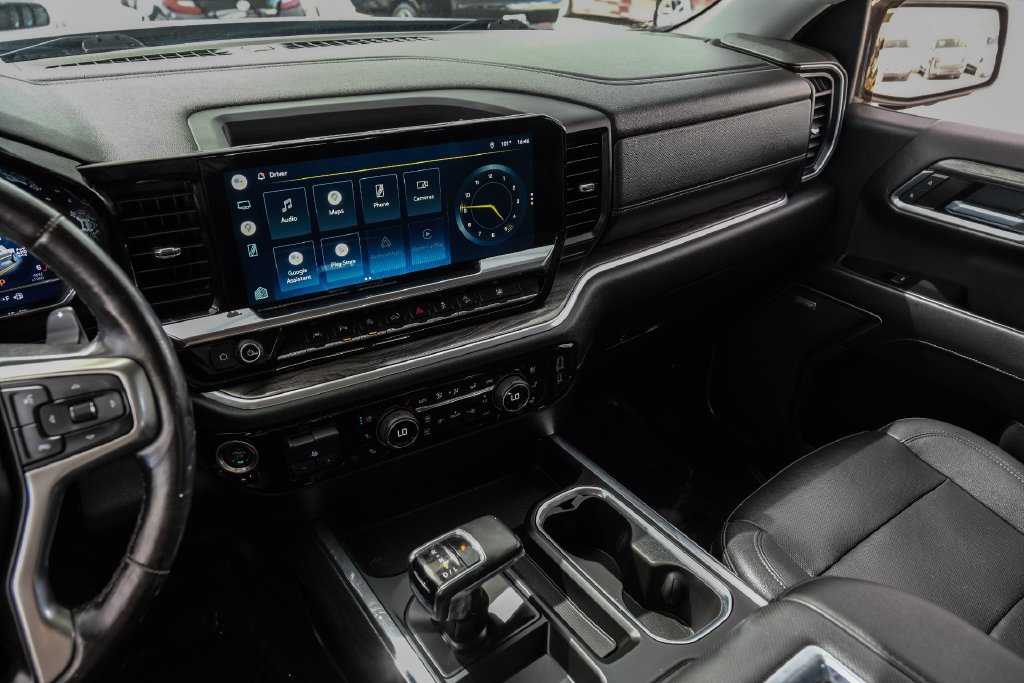 Used 2022 Chevrolet Silverado 1500 LTZ w/ Technology Package AWD/4WD image 24