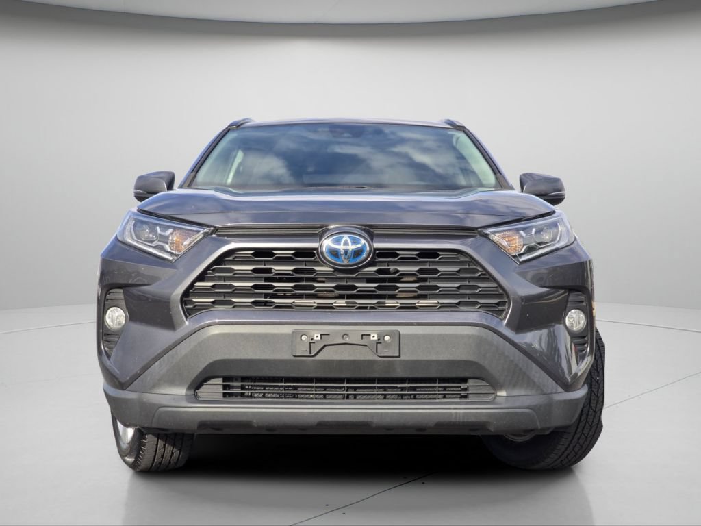 Used 2021 Toyota RAV4 XLE w/ Convenience Package AWD/4WD image 3