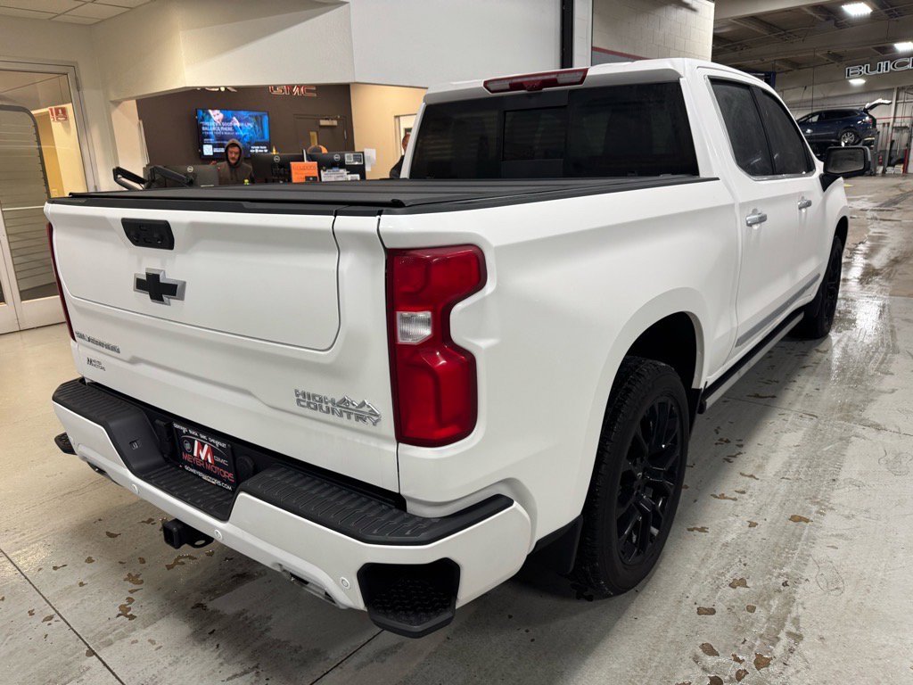 Used 2025 Chevrolet Silverado 1500 High Country image 5