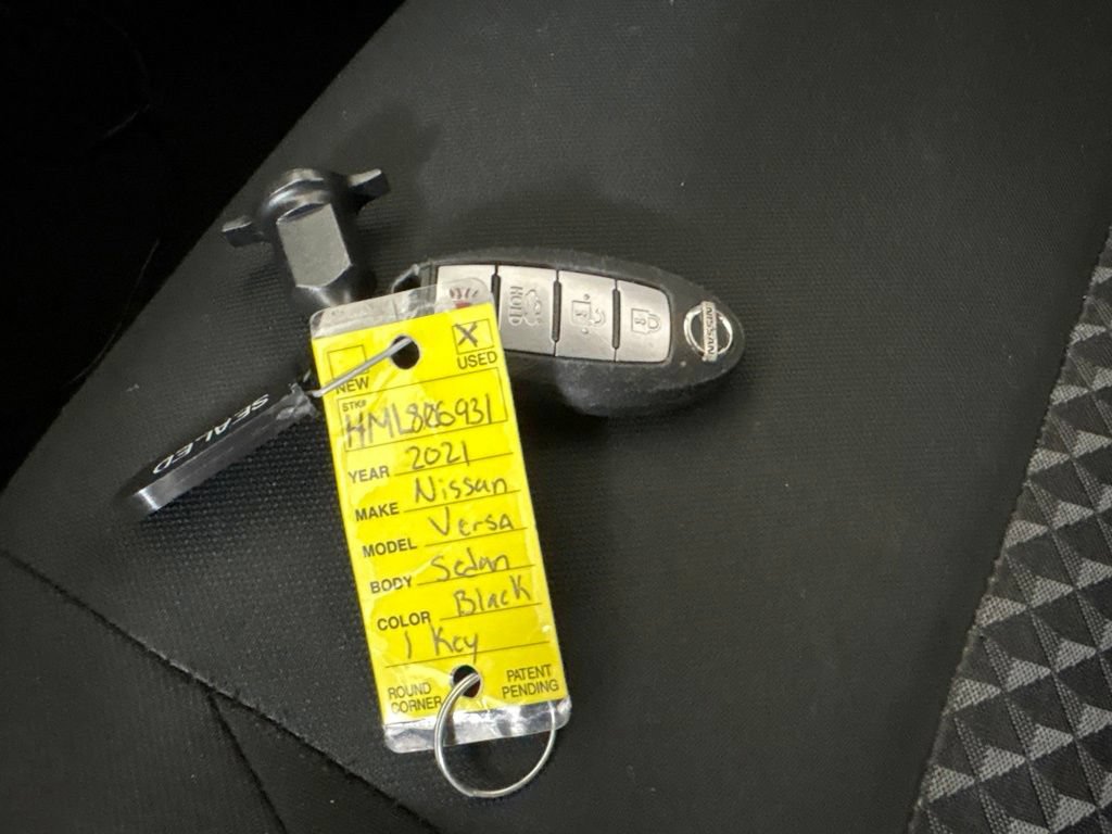 Used 2021 Nissan Versa S FWD image 31