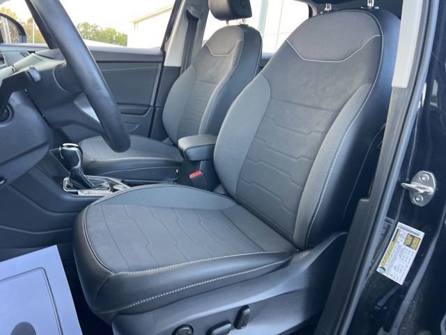 Certified 2025 Volkswagen Taos SE image 27