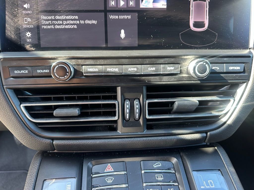 Certified 2021 Porsche Macan image 23