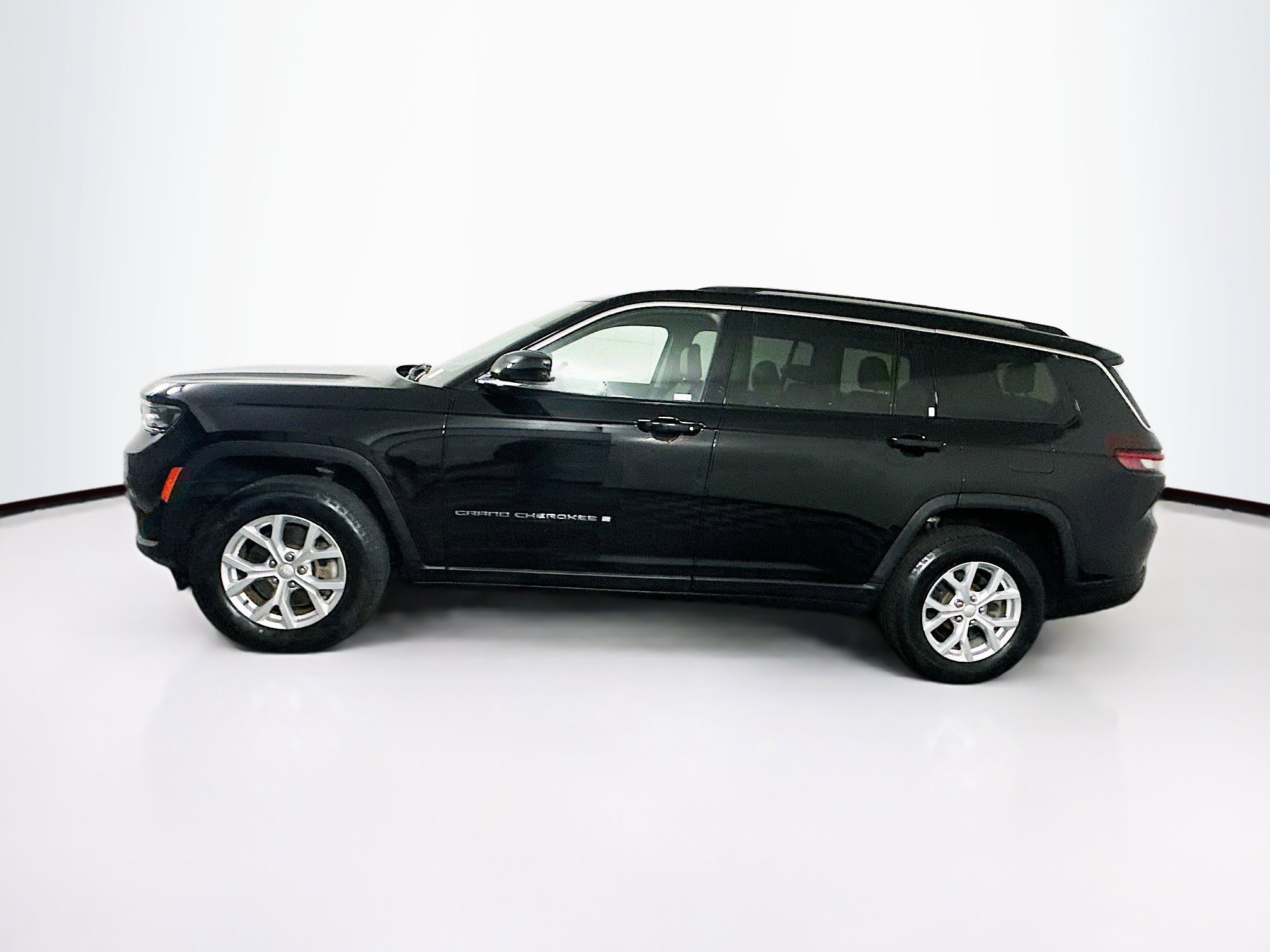 Used 2023 Jeep Grand Cherokee L Limited w/ Trailer Tow Group (B) image 4