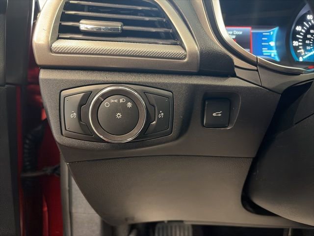 Used 2017 Ford Fusion SE w/ Fusion SE Technology Package image 15