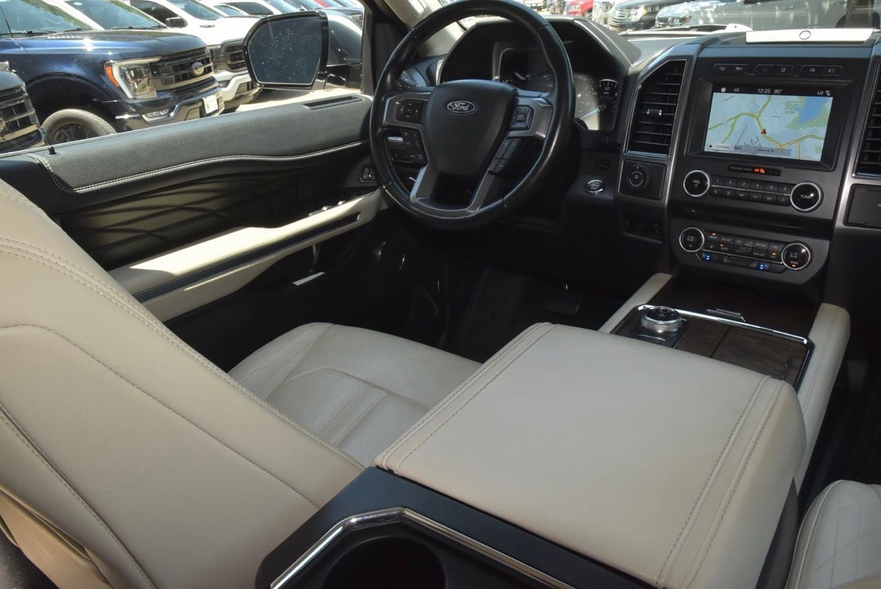 Used 2018 Ford Expedition Max Platinum AWD/4WD image 16