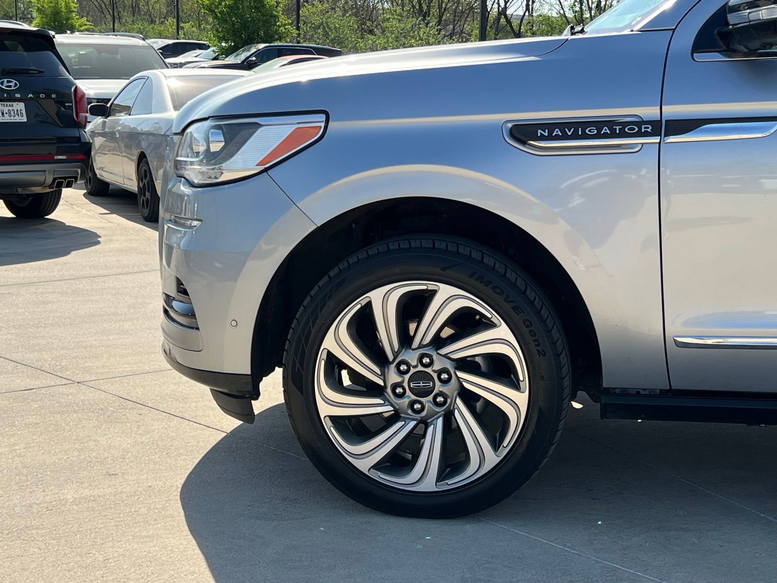 Used 2023 Lincoln Navigator Reserve image 8