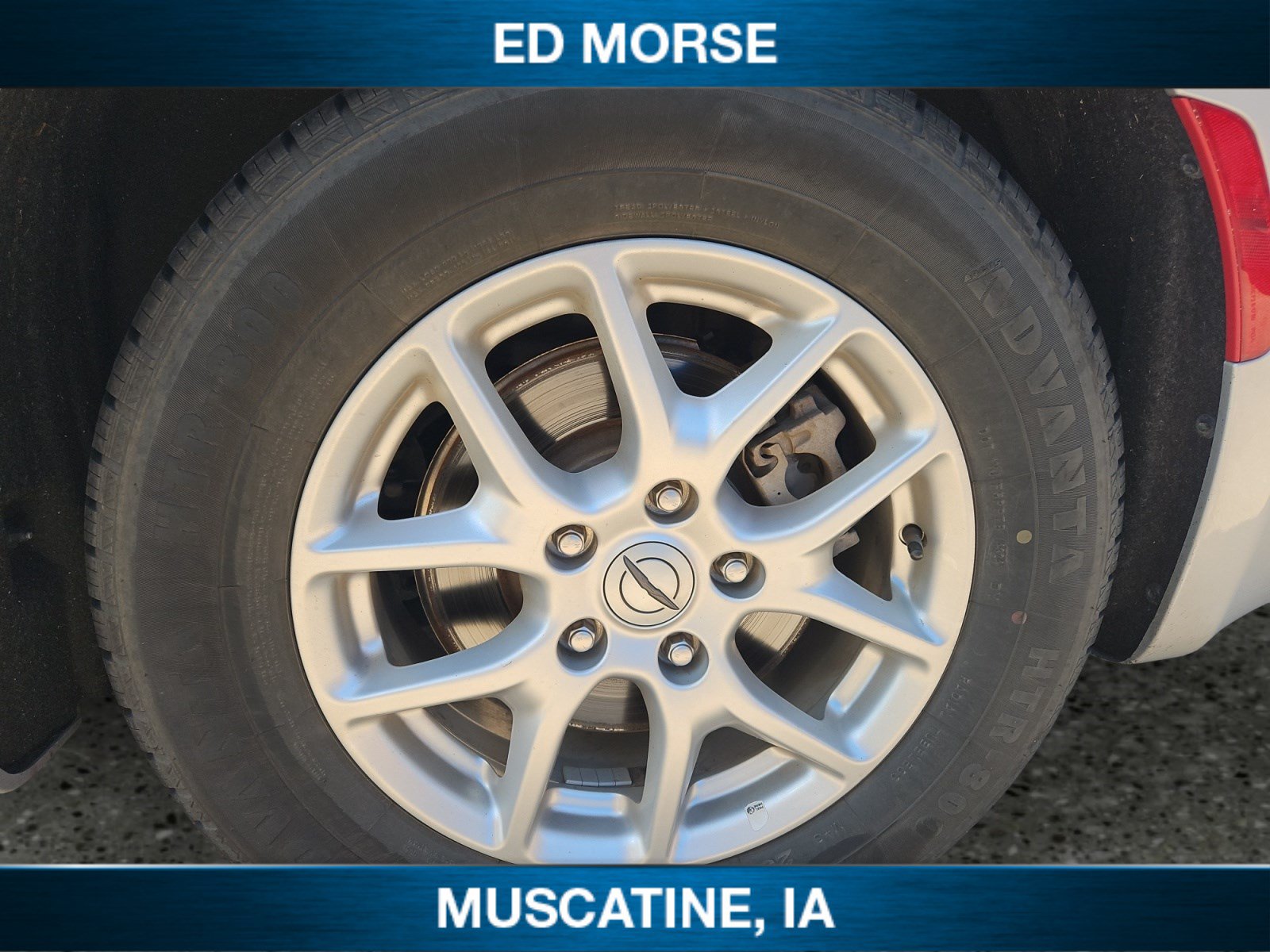 Used 2023 Chrysler Pacifica Touring-L FWD image 10