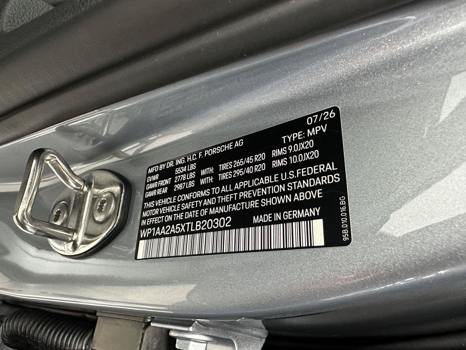 New 2026 Porsche Macan AWD/4WD image 18