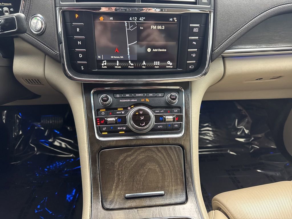 Used 2018 Lincoln Continental Reserve w/ Rear-seat Package image 20