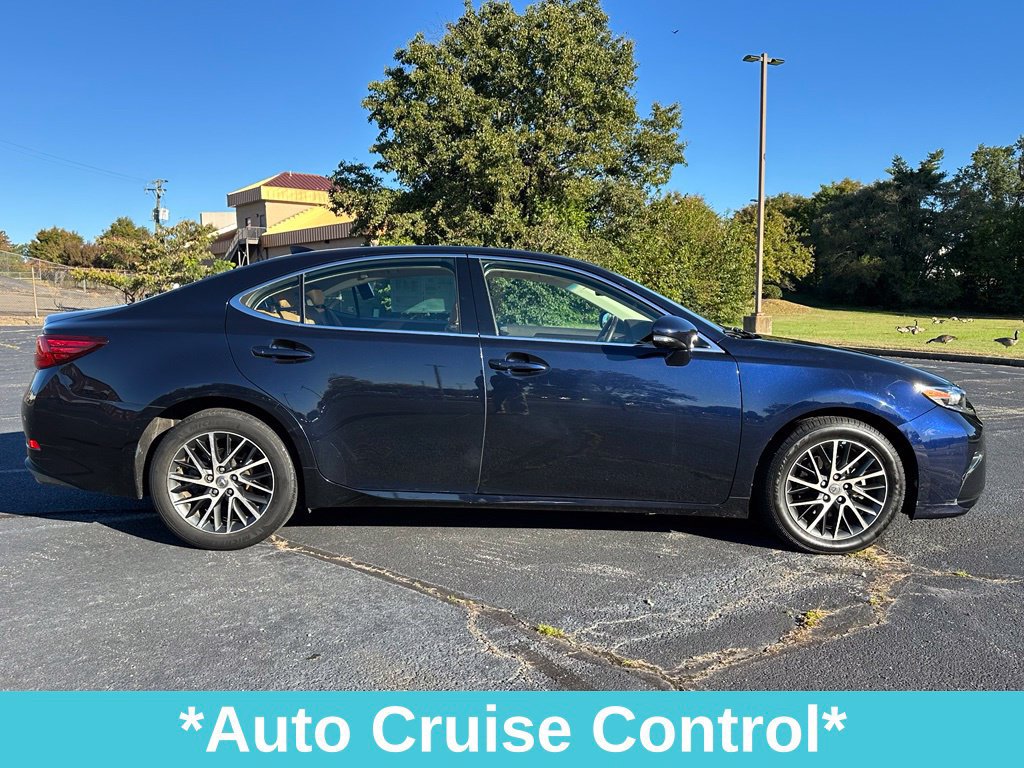 Used 2018 Lexus ES 350 w/ Luxury Package w/Wood Trim FWD image 11