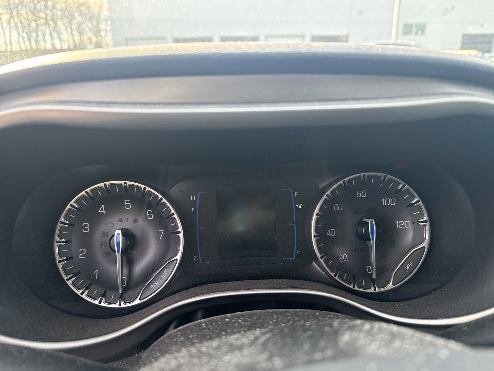 Used 2020 Chrysler Pacifica Touring-L image 28