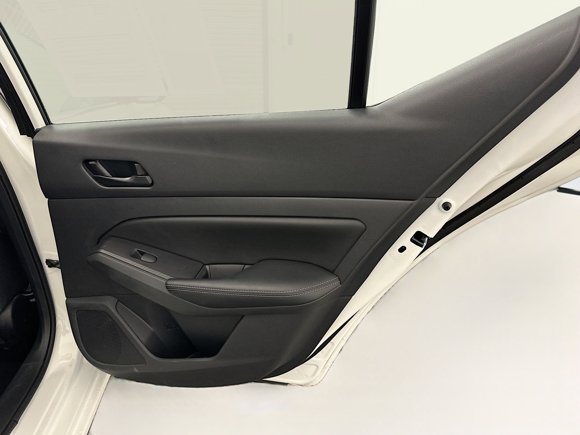 Used 2025 Nissan Altima 2.5 SV image 30