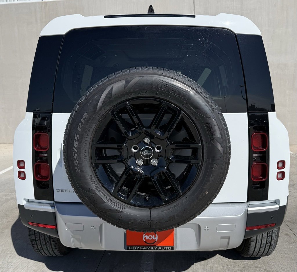 Used 2025 Land Rover Defender 110 S image 4