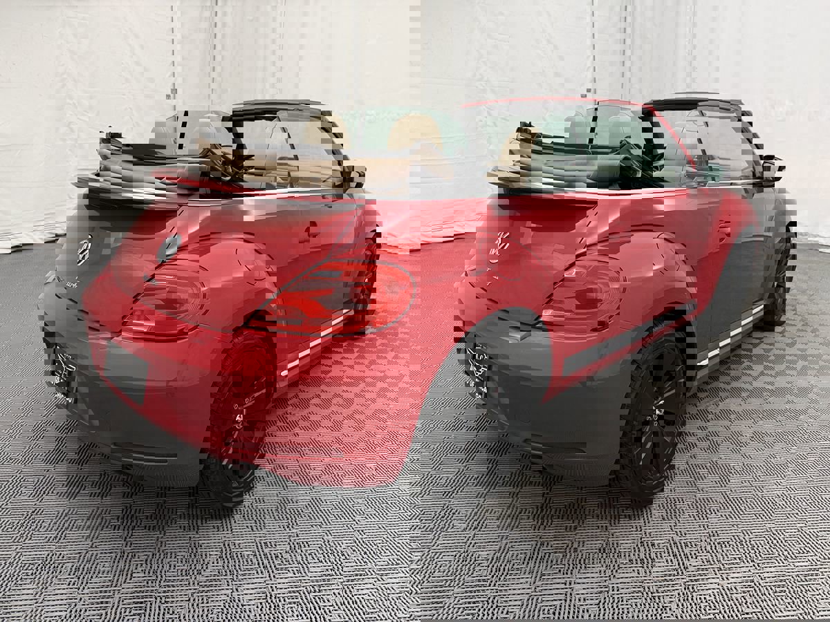 Used 2013 Volkswagen Beetle 2.0T image 4