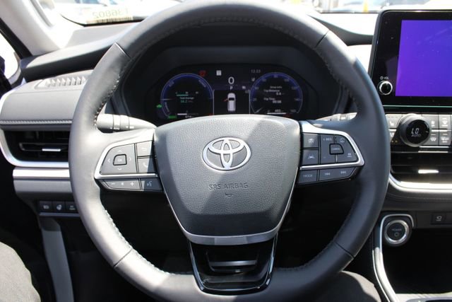 Used 2025 Toyota Grand Highlander AWD Hybrid image 17