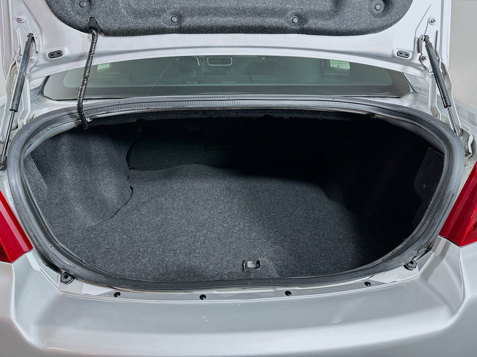 Used 2011 Dodge Avenger Express image 22