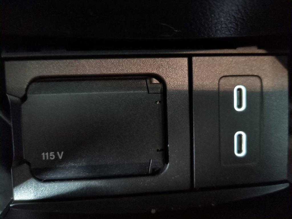 Used 2025 Mercedes-Benz GLA 250 image 17