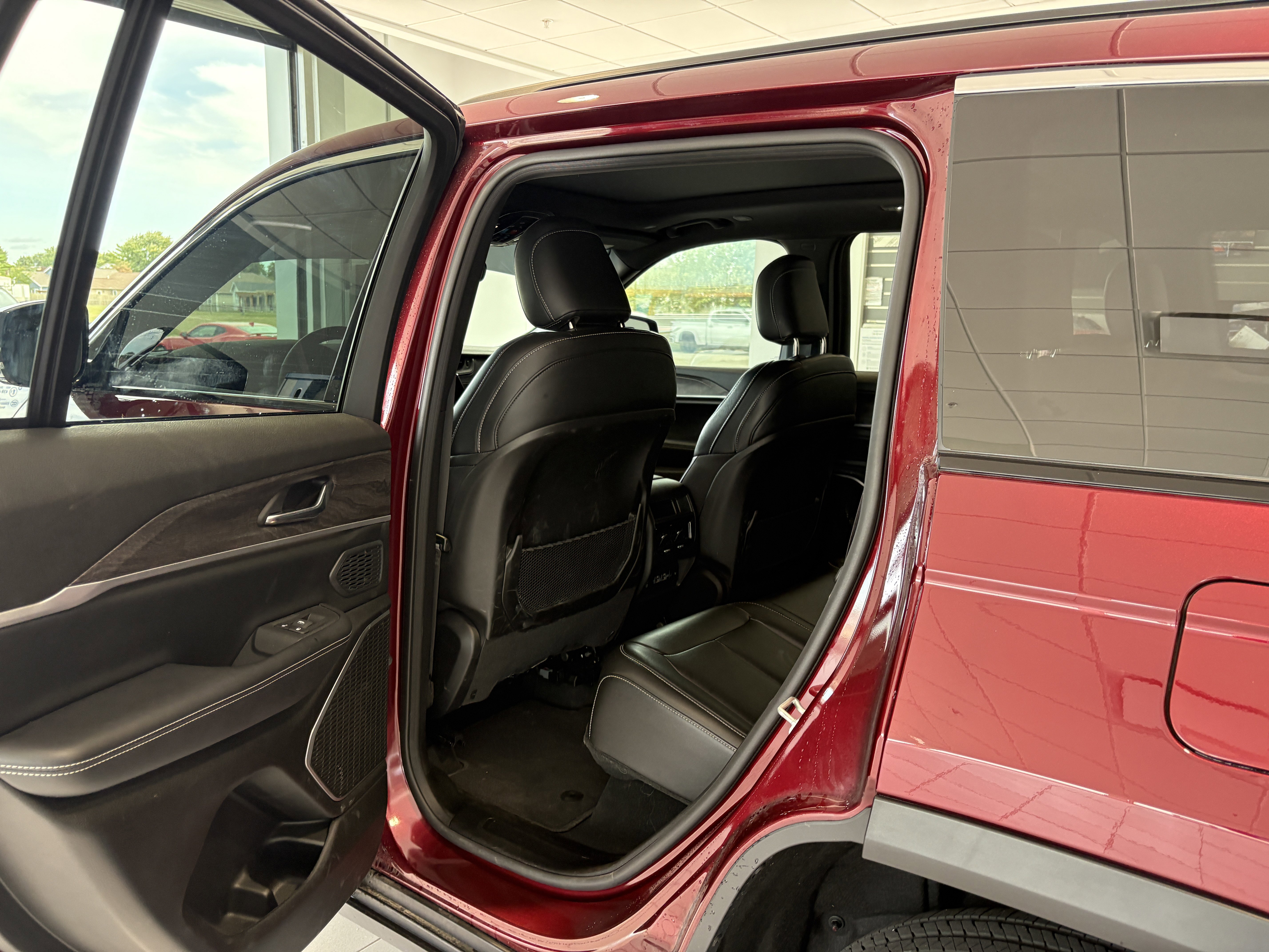 Used 2024 Jeep Grand Cherokee Limited w/ Trailer Tow Package image 20