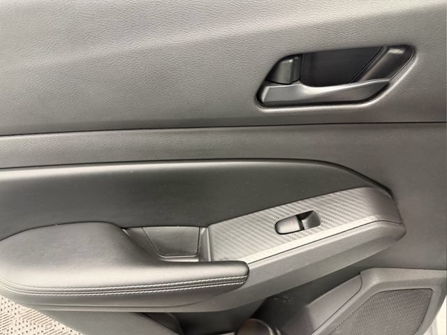 Used 2024 Nissan Altima 2.5 SV FWD image 16