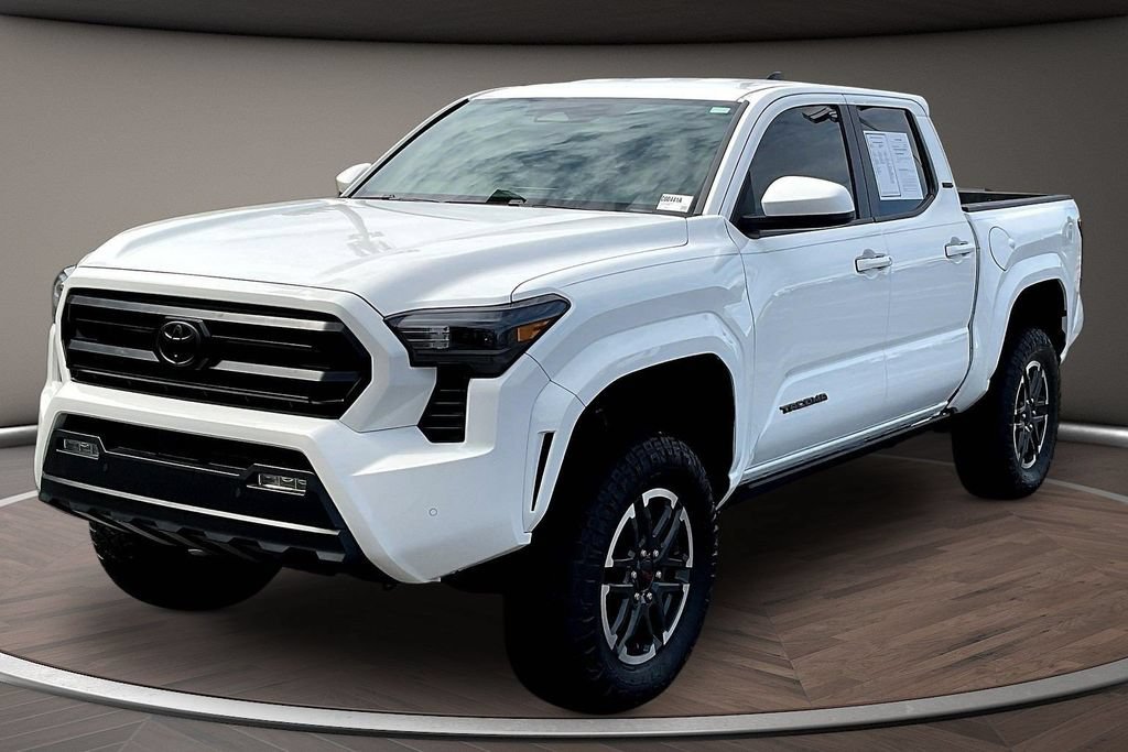 Used 2024 Toyota Tacoma SR5 w/ SR5 Upgrade Package AWD/4WD image 3
