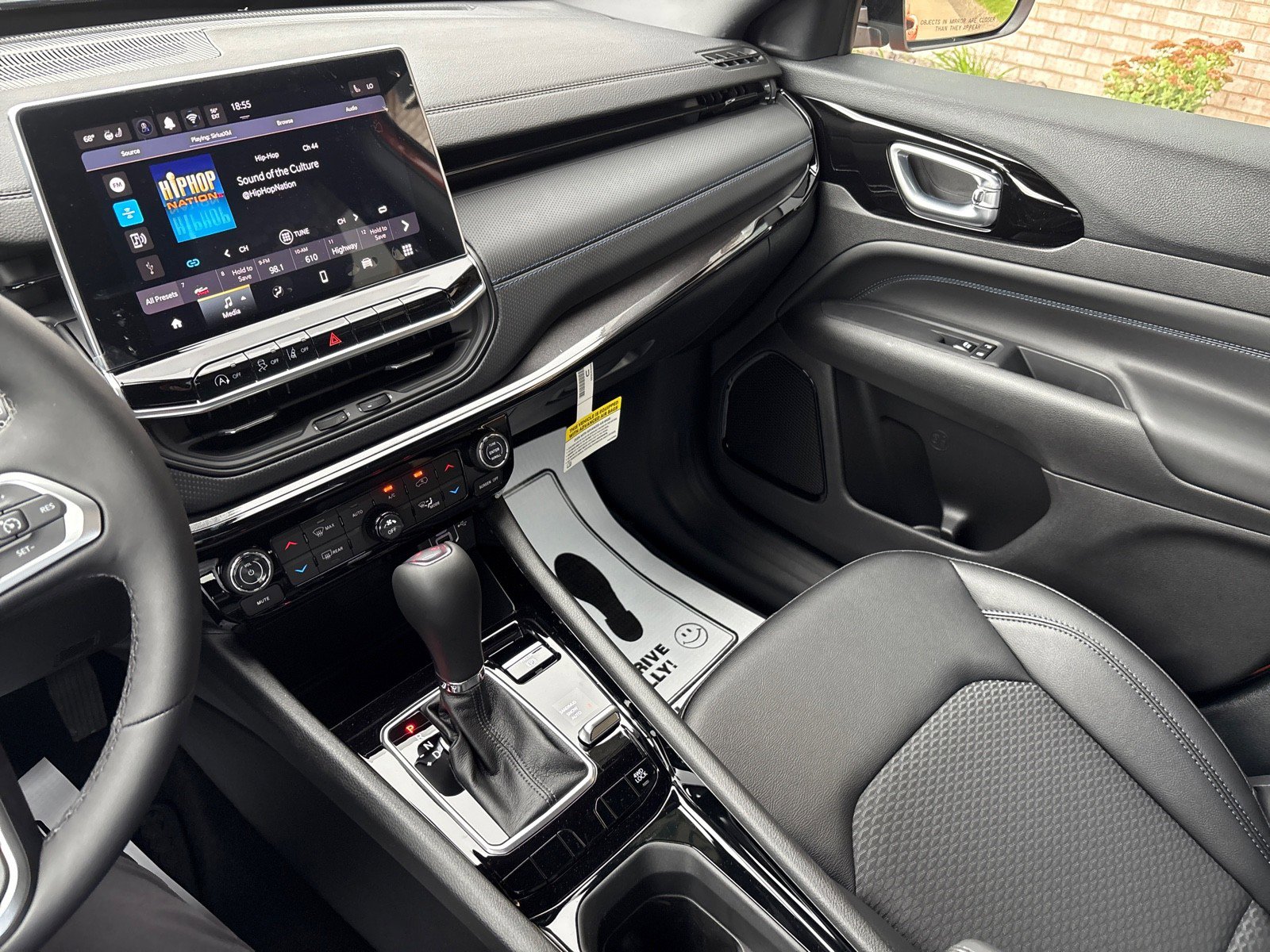 New 2026 Jeep Compass Latitude image 14