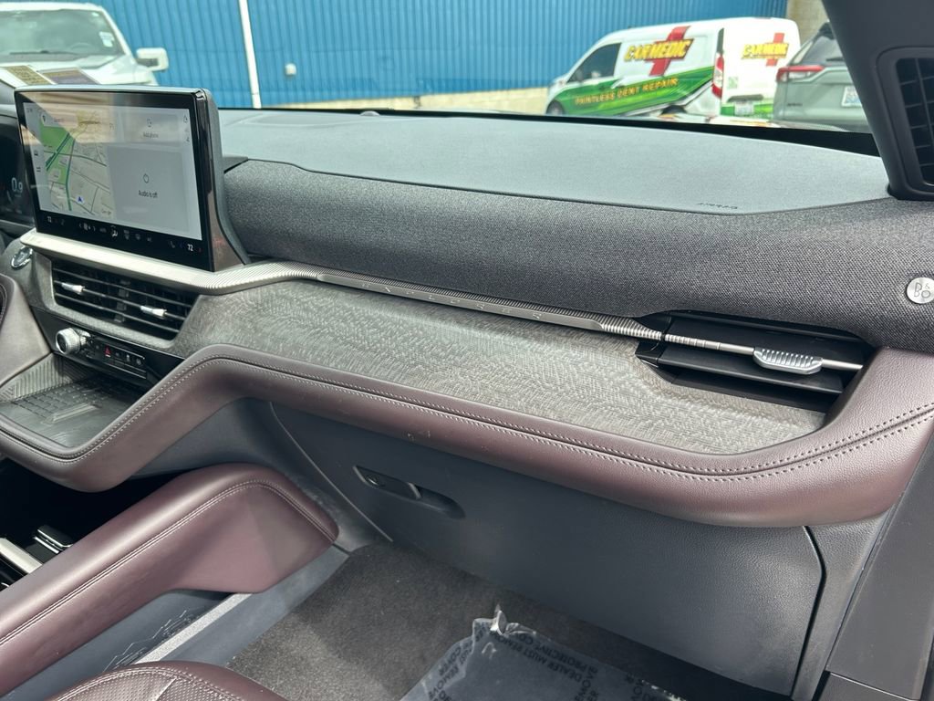 Used 2025 Ford Explorer Platinum w/ LUX Leather Package AWD/4WD image 26